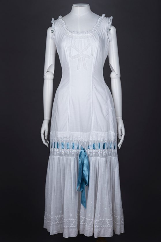 Cotton And Bow Lace Appliqué Chemise | The Underpinnings Museum