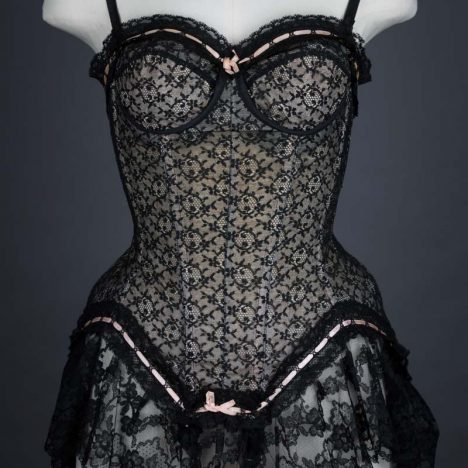 Lace flounce and ribbon slot corselet by Simone Pérèle, c.1950s. The Underpinnings Museum shot by Tigz Rice Studios 2017