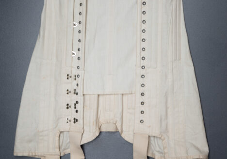 Front lacing cotton corset by Warner, c. 1911, USA. The Underpinnings Museum. Photo by Tigz Rice