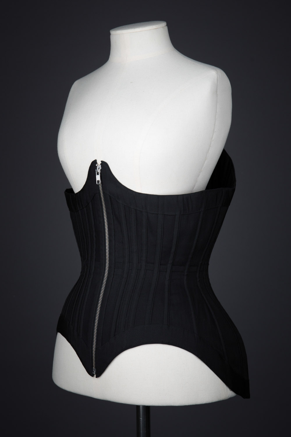 Black Moon corset by Grace Horne. The Underpinnings Museum. Photography Tigz Rice
