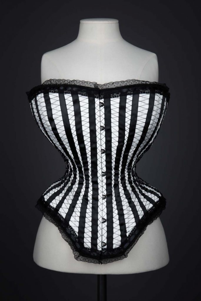 Calliope corset by Tighter Corsets. The Underpinnings Museum. Photography by Tigz Rice