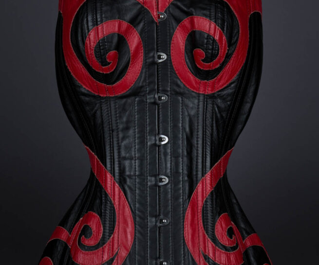 Sweetheart Victorian corset for Cathie Jung, Guinness world record by Dark Garden. The Underpinnings Musuem. Photography by Tigz Rice