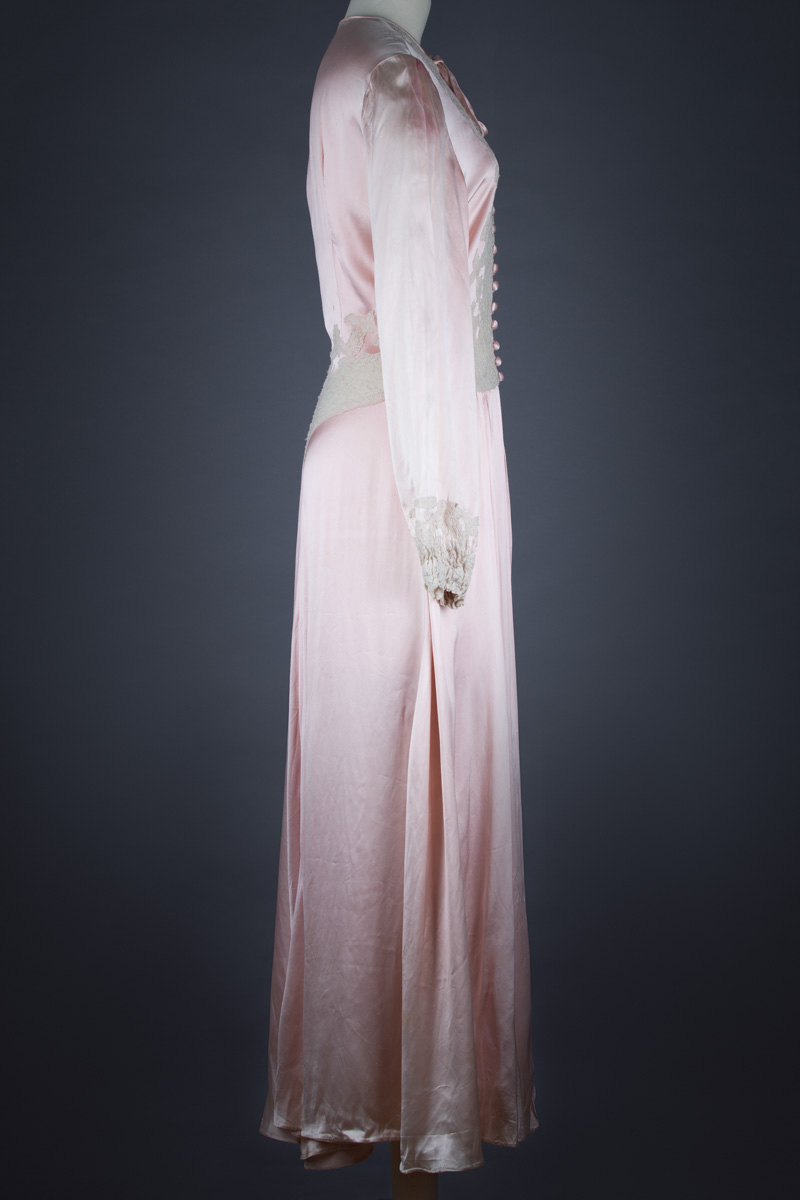 Rayon Satin & Lace Appliqué Full Sleeve Dressing Gown, c.1940s, Great Britain. The Underpinnings Museum. Photography by Tigz Rice
