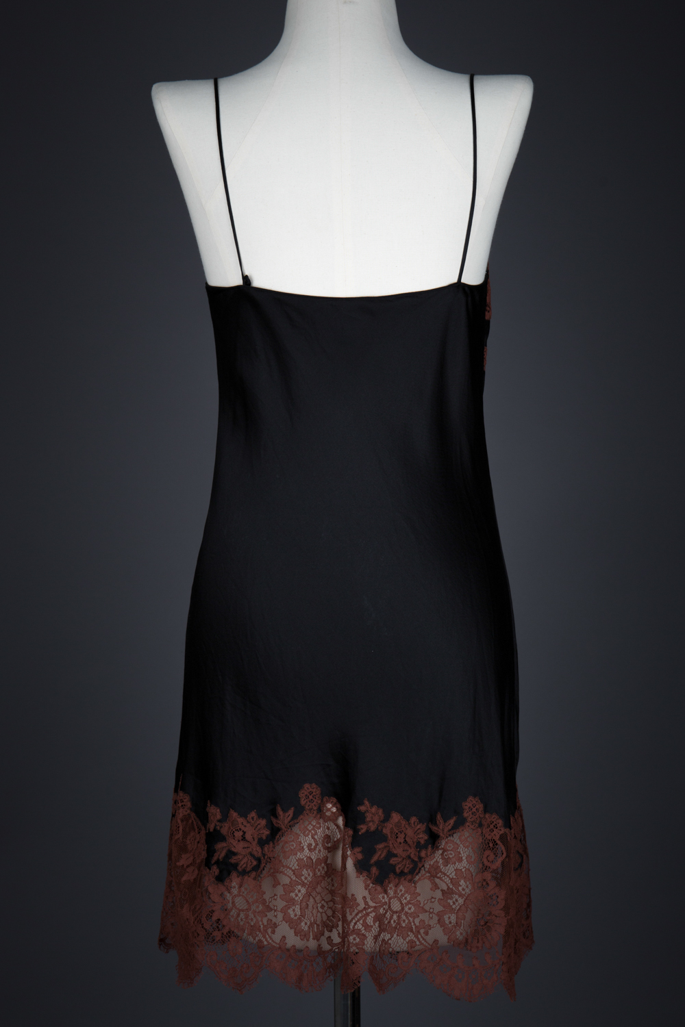 Slip dress in silk and Caudry lace