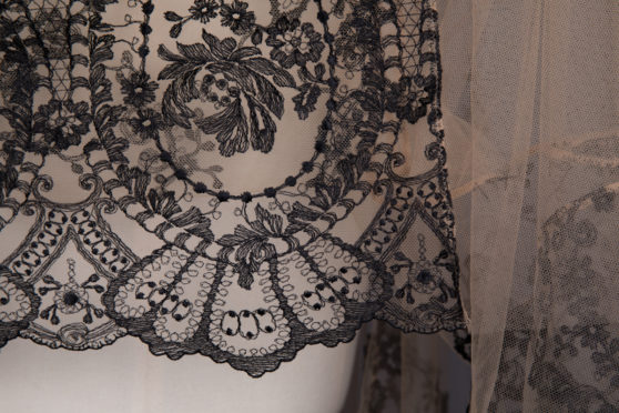 'La Naissance De Venus' Embroidered Tulle Gown By I. D. Sarrieri | The ...