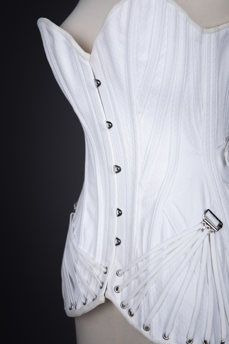 Fan Laced Overbust Corset By Sparklewren, c. 2010, United Kingdom. The Underpinnings Museum. Photography by Tigz Rice.