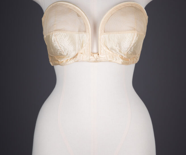 'Whirlpool' Spiral Stitch Overwire Bra By Hollywood Maxwell, c. 1944, USA. The Underpinnings Museum. Photography by Tigz Rice