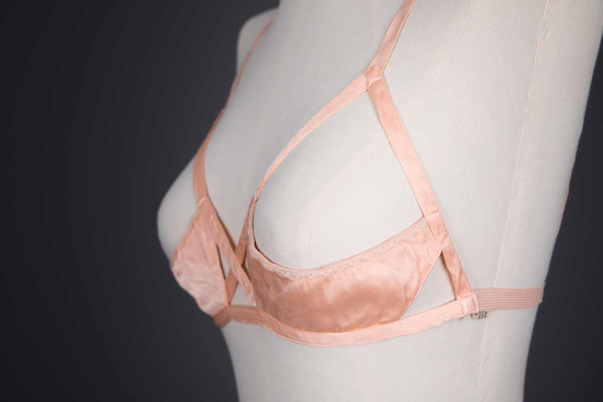 Rayon Satin & Elastic Sling Bra By Tre-Zur, c. 1930s, USA. The Underpinnings Museum. Photography by Tigz Rice.