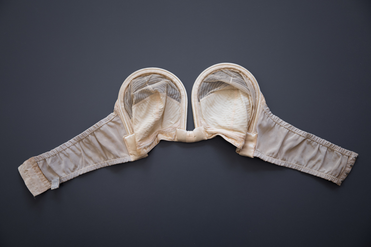 'Whirlpool' Spiral Stitch Overwire Bra By Hollywood Maxwell, c. 1944, USA. The Underpinnings Museum. Photography by Tigz Rice