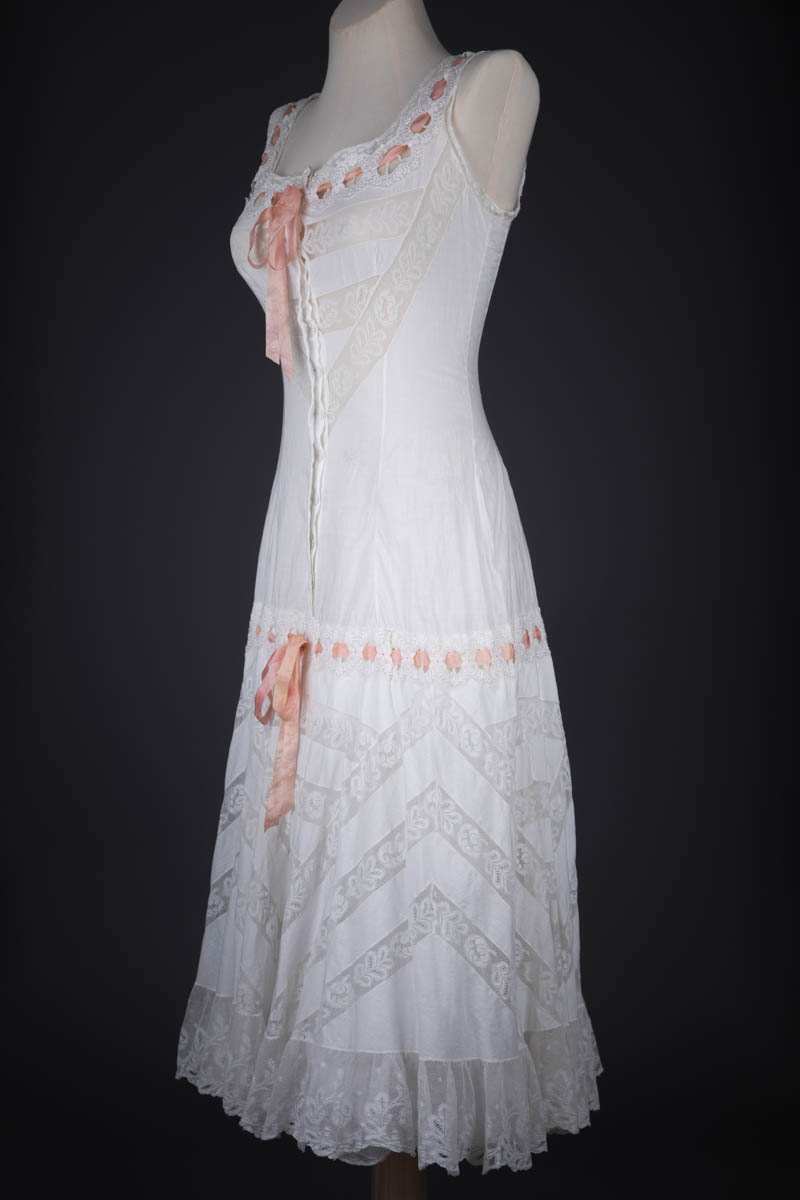 Lace Trimmed Chemise - Irongate Armory
